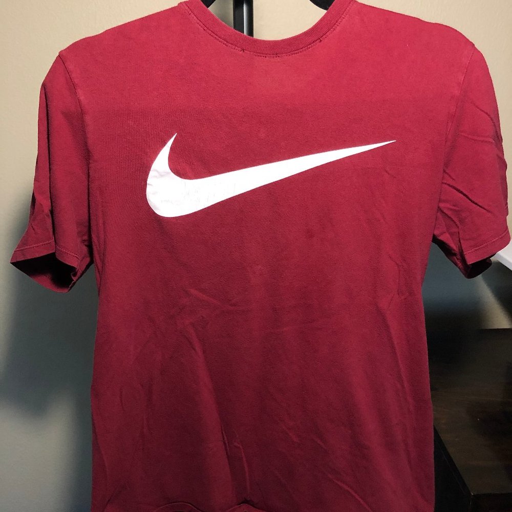 Nike Maroon Graphic Swoosh Tee